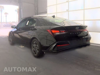 2024 Hyundai Elantra SEL - miniatura 6