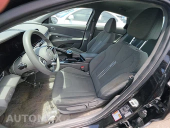 2024 Hyundai Elantra SEL - miniatura 7