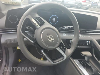 2024 Hyundai Elantra SEL - miniatura 10