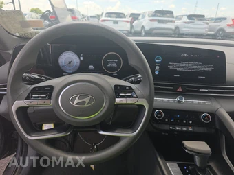 2024 Hyundai Elantra SEL - miniatura 11