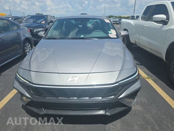 2024 Hyundai Elantra SEL - miniatura 2