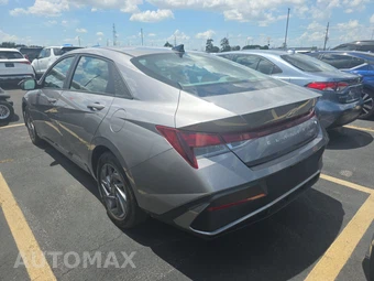 2024 Hyundai Elantra SEL - miniatura 6