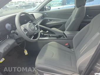 2024 Hyundai Elantra SEL - miniatura 7
