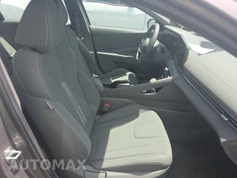2024 Hyundai Elantra SEL - miniatura 8