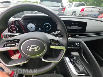 2024 Hyundai Elantra SEL - miniatura 11