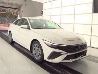 2024 Hyundai Elantra SEL - miniatura 3