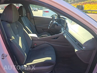 2024 Hyundai Elantra SEL - miniatura 8