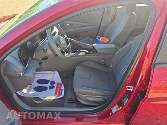 2024 Hyundai Elantra SEL - miniatura 6