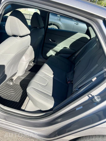 2024 Hyundai Elantra SEL - miniatura 11