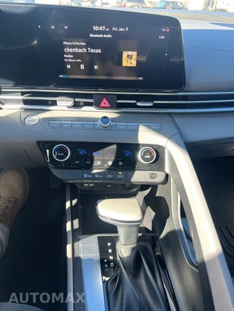 2024 Hyundai Elantra SEL - miniatura 8