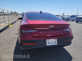 2024 Hyundai Elantra SEL – miniatura 5