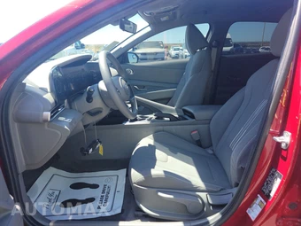 2024 Hyundai Elantra SEL – miniatura 7