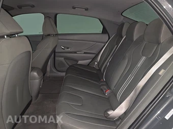 2024 Hyundai Elantra SEL - miniatura 13
