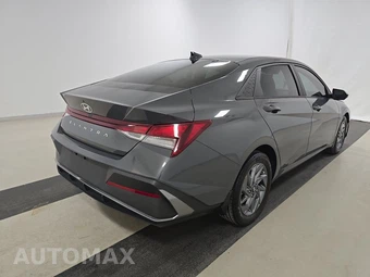 2024 Hyundai Elantra SEL - miniatura 4