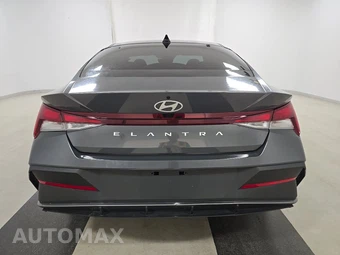2024 Hyundai Elantra SEL - miniatura 5