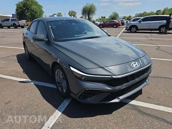 2024 Hyundai Elantra SEL - miniatura 4
