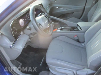2024 Hyundai Elantra SEL - miniatura 11