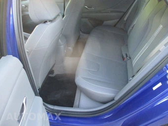 2024 Hyundai Elantra SEL - miniatura 16