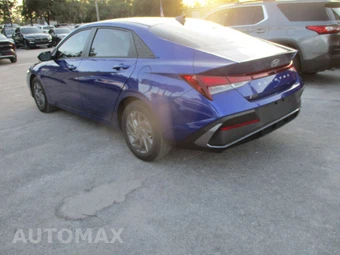 2024 Hyundai Elantra SEL - miniatura 4