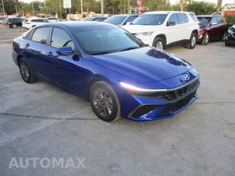 2024 Hyundai Elantra SEL - miniatura 8