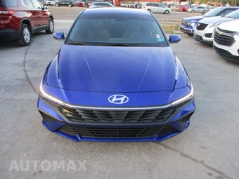2024 Hyundai Elantra SEL - miniatura 9