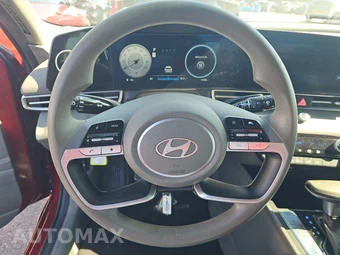 2024 Hyundai Elantra SEL - miniatura 10