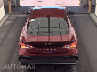 2024 Hyundai Elantra SEL - miniatura 5
