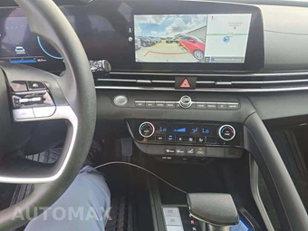 2024 Hyundai Elantra SEL - miniatura 10