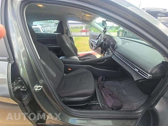 2024 Hyundai Elantra SEL - miniatura 18
