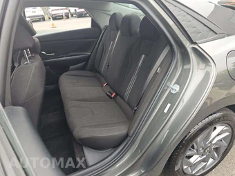 2024 Hyundai Elantra SEL - miniatura 13