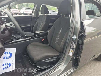 2024 Hyundai Elantra SEL - miniatura 6
