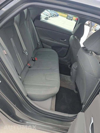 2024 Hyundai Elantra SEL - miniatura 13