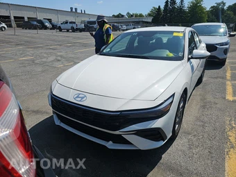 2024 Hyundai Elantra SEL - miniatura 2