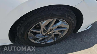 2024 Hyundai Elantra SEL - miniatura 23