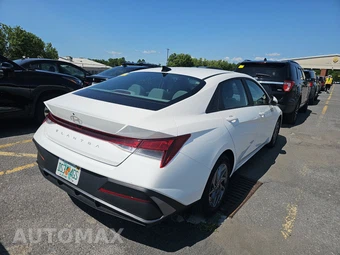 2024 Hyundai Elantra SEL - miniatura 4