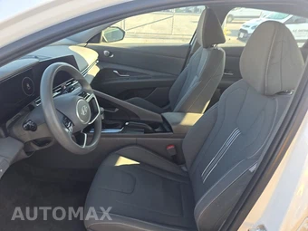 2024 Hyundai Elantra SEL - miniatura 7