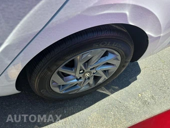 2024 Hyundai Elantra SEL - miniatura 11