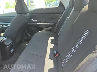 2024 Hyundai Elantra SEL - miniatura 16