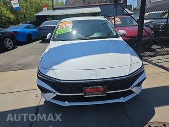 2024 Hyundai Elantra SEL - miniatura 2