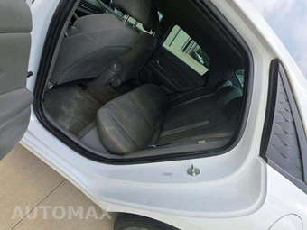 2024 Hyundai Elantra SEL - miniatura 10