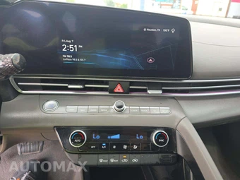 2024 Hyundai Elantra SEL - miniatura 7