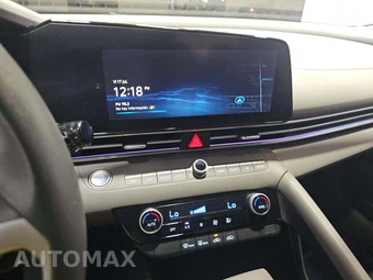 2024 Hyundai Elantra SEL - miniatura 10