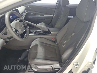 2024 Hyundai Elantra SEL - miniatura 6