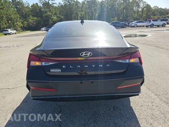 2024 Hyundai Elantra SEL - miniatura 5