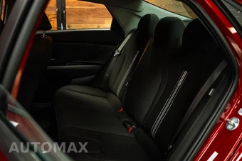 2024 Hyundai Elantra SEL - miniatura 10