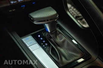 2024 Hyundai Elantra SEL - miniatura 17