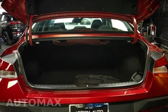 2024 Hyundai Elantra SEL - miniatura 7