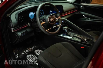 2024 Hyundai Elantra SEL - miniatura 8