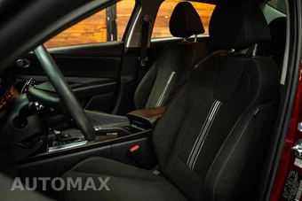 2024 Hyundai Elantra SEL - miniatura 9