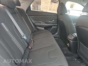 2024 Hyundai Elantra SEL - miniatura 13